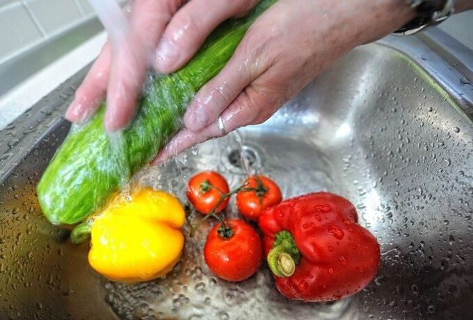 To prevent parasitic infection, vegetables should be washed before eating. 